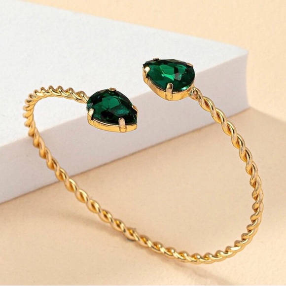 New-Green Rhinestone Cuff Bracelet. - Picture 3 of 3